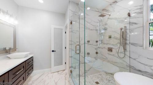 21 Fieldstone Dr, Livingston NJ  07039-3308 exterior