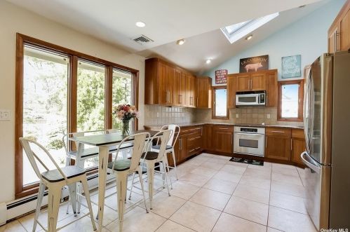 69 Kendrick Ln, Huntington Station NY 11746-7829 exterior