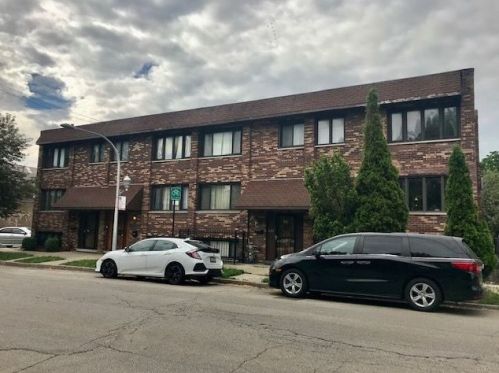 425 29th St, Chicago, IL 60616-3113