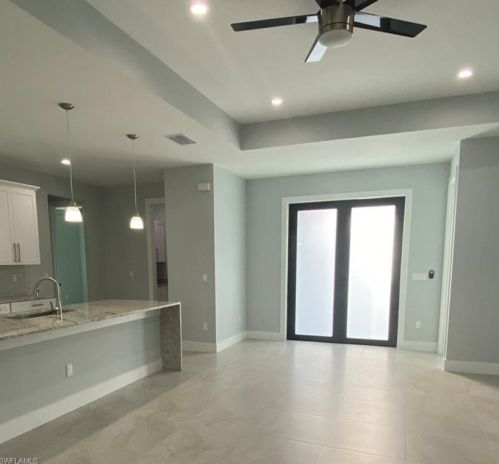 598 2 St, Naples FL 34113-9376 exterior