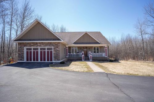 4881 Trails End Dr, Duluth MN 55811-3690 exterior