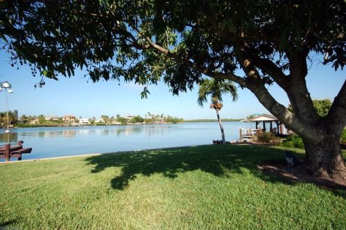 14 Hawk St, Naples FL 34113-4014 exterior