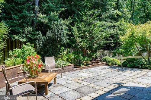 6310 Alderman Dr, Alexandria VA 22315-3730 exterior