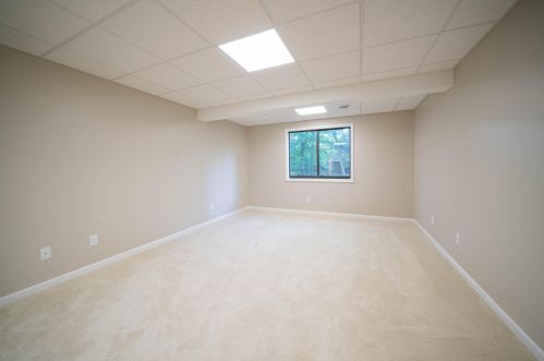 919 Essex Cir, Kalamazoo MI 49008-2349 exterior