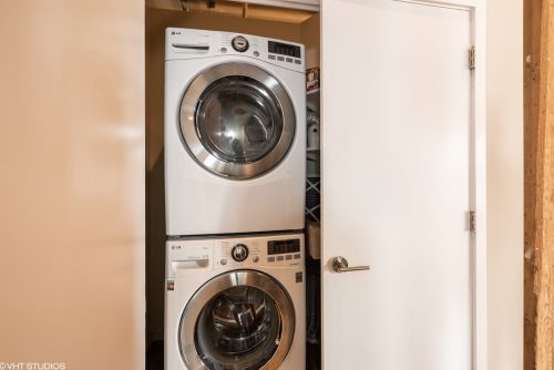 531 Plymouth Ct, Chicago IL 60605-1510 exterior