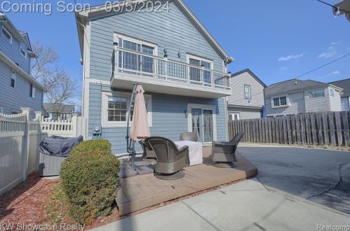 966 Smith Ave, Bham MI  48009-4709 exterior