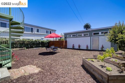 1522 Harmon St, Berkeley CA 94703-2415 exterior