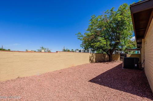 8648 Kenyon Dr, Tucson AZ  85710-4234 exterior