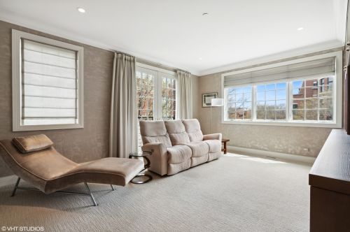 2900 Hermitage Ave, Chicago IL 60609-2733 exterior