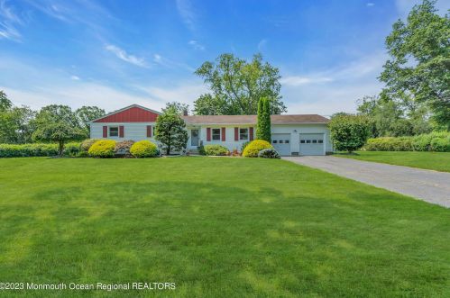 71 Harding Rd, East Freehold NJ 07728-5446 exterior