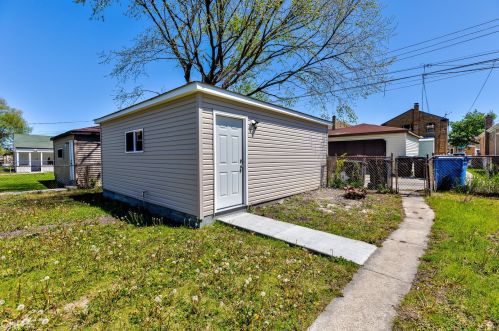 9925 Emerald Ave, Chicago IL  60628-1033 exterior