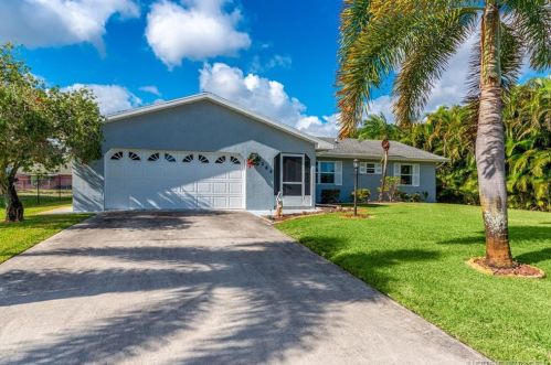 1264 Ladner St, Fort Pierce, FL 34983-2571