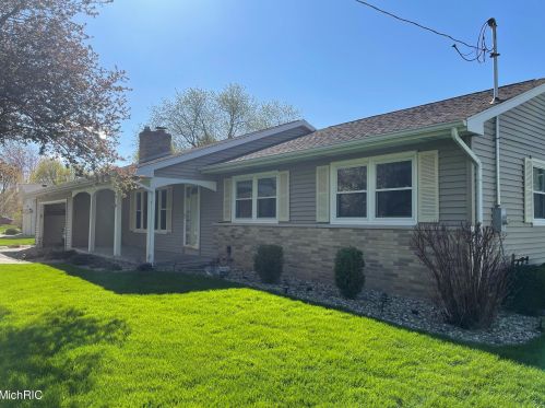 7740 Gleneagle Dr, Kalamazoo, MI 49048-9615