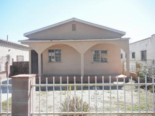 812 105th St, Los Angeles, CA 90044-4430