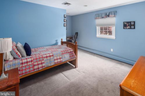 102 Kelly Ln, Media PA 19063-2018 exterior