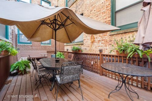 366 58th St, Chicago IL  60637-1349 exterior