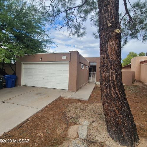 982 Constitution Dr, Tucson, AZ 85748-1974
