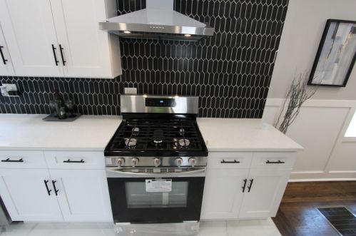 9249 Elizabeth St, Chicago IL 60620-3610 exterior