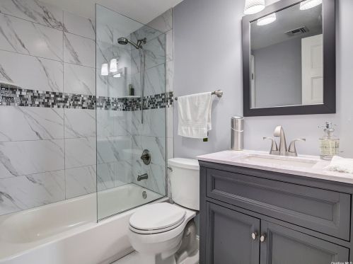 7 New Jersey St, Huntington Station NY 11746-6855 exterior