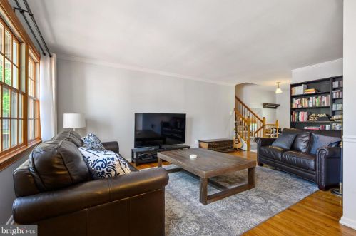 2310 Candlewood Dr, Alexandria VA exterior