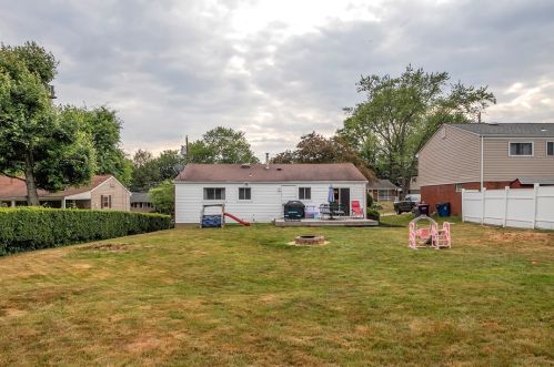 4828 Havana Dr, Pittsburgh PA 15239-2420 exterior