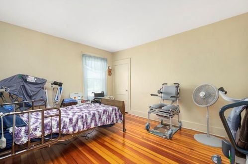 1041 Park Ave, Woonsocket RI 02895-4773 exterior