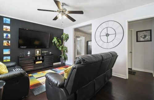 1385 Kenilworth Dr, Atlanta GA 30310-3941 exterior