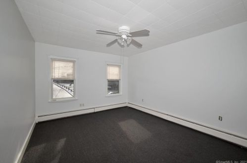 63 Asnuntuck St, Enfield, CT 06082-3406