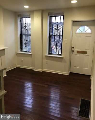 1913 Darien St, Philadelphia, PA 19122-2010