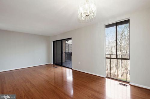 10943 Deborah Dr, Rockville MD 20854-2724 exterior