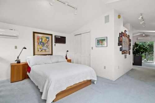 2044 Booth St, Milwaukee WI 53212-3406 exterior