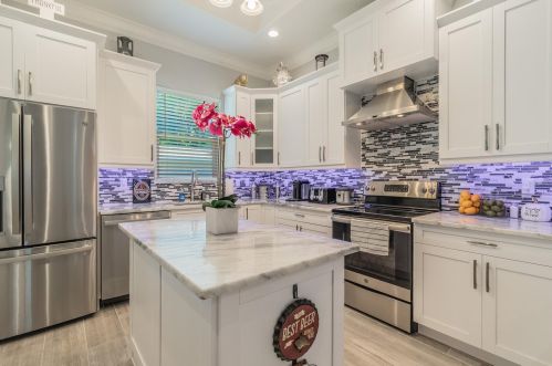 3502 Mcelroy Ave, Tampa FL 33611-3606 exterior