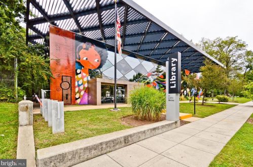 2024 37th St, Washington DC  20020-1240 exterior