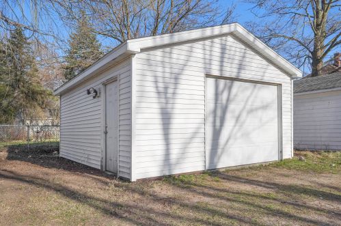 20 Knapp St, Grand Rapids MI 49505-4420 exterior