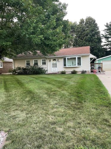 215 Calico Ave, Kalamazoo, MI 49002-7078