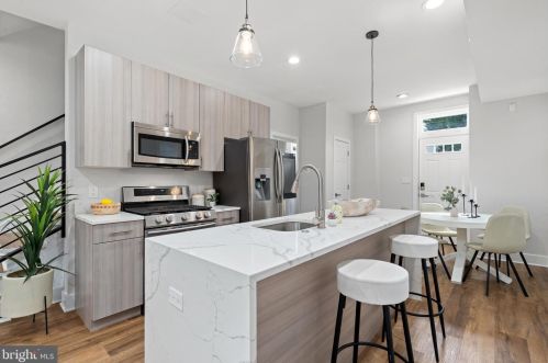 610 Roxboro Pl, Washington DC  20011-1254 exterior