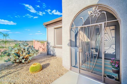 2432 Bassett Peak Dr, Green Valley AZ 85622-8116 exterior