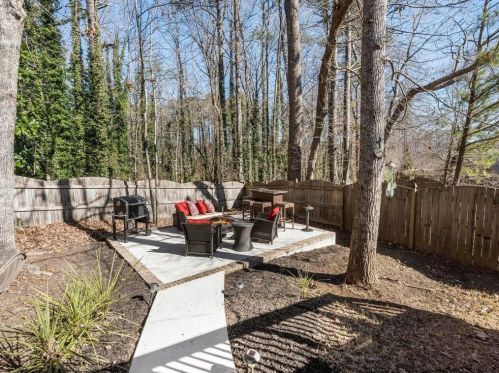 121 Lankford Rd, Tucker GA 30084-1821 exterior