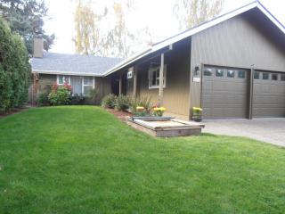 4044 Meredith Ct, Eugene, OR 97404-1071