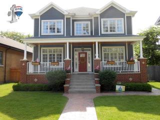 7010 Oleander Ave, Chicago, IL 60631-1082