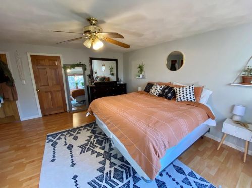 1004 Brookhaven Ln, Woonsocket RI 02895-2783 exterior