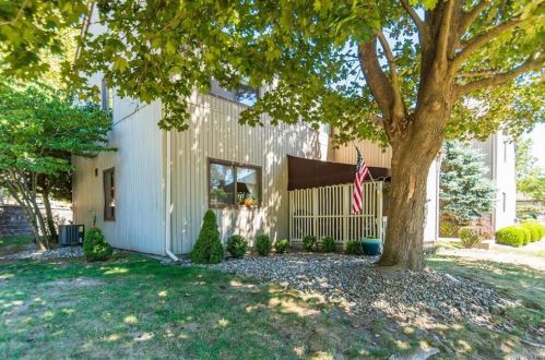 35 Sycamore Dr, Middletown NY 10940-5406 exterior