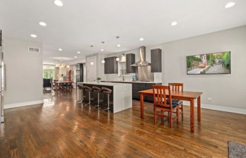 641 Bowen Ave, Chicago IL  60653-2824 exterior