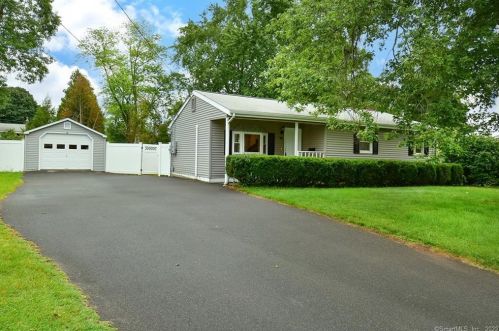 18 Westerly Dr, Enfield CT 06082-4031 exterior