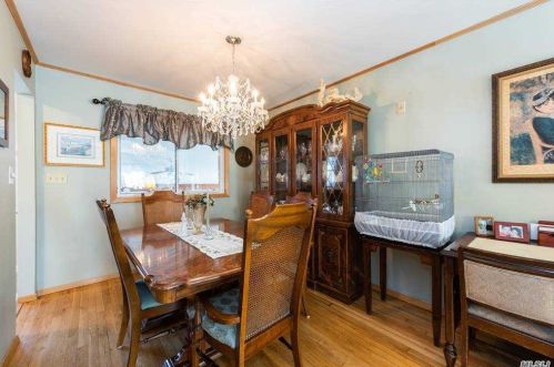 17 Algonquin Ln, Commack NY 11725-4601 exterior