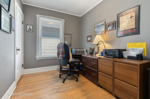 5710 Wilson Ave, Chicago IL 60630-3318 exterior