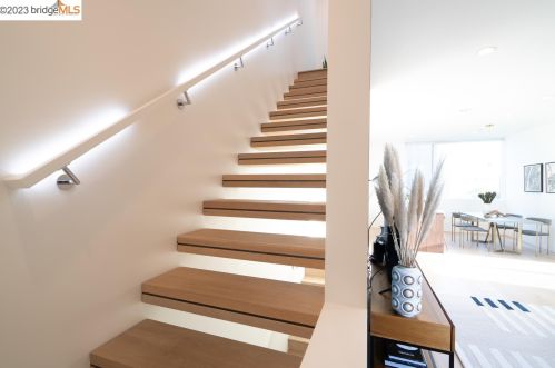 1028 Grayson St, Berkeley CA 94710-2643 exterior