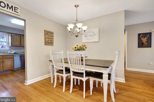 18 Stafford Ct, Trenton NJ 08690-3318 exterior