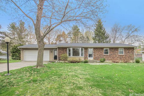 5653 Hall St, Grand Rapids, MI 49546-3843