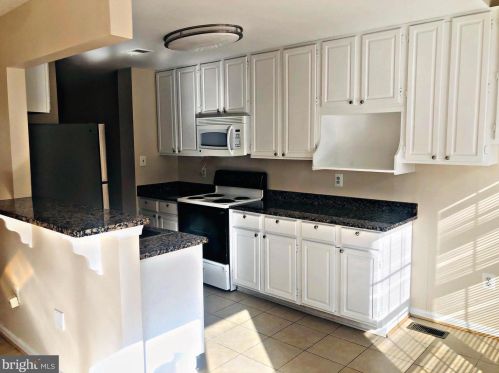 7051 Chesley Search Way, Alexandria VA  22315-4754 exterior